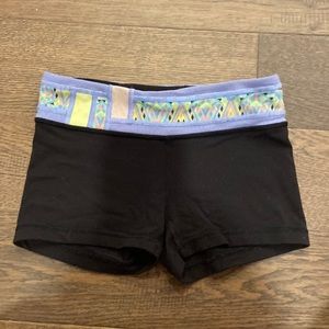Ivivva Girls size 10 black reversible biker shorts